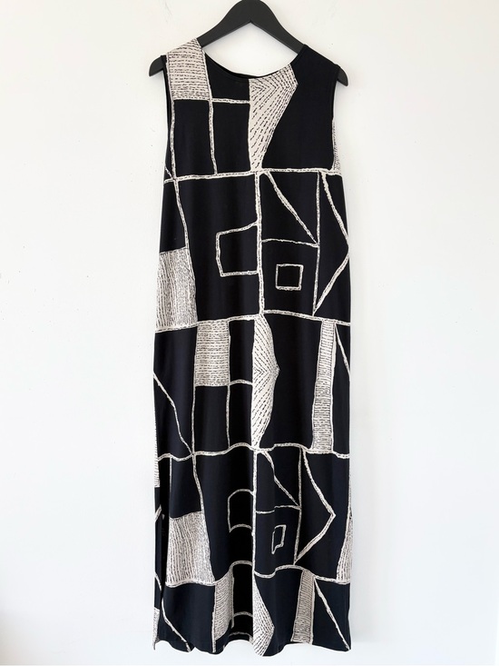Nanso Dresses & Skirts - Nanso Maxi Crew Neck Sleeveless Dress